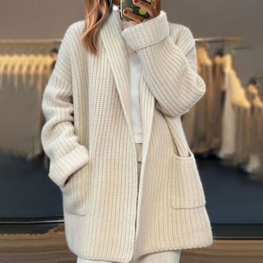 Alva | Elegant och mjuk cardigan för lagspelsstil