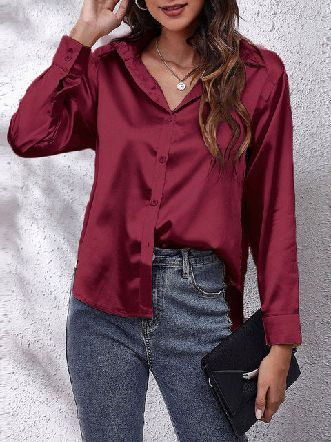 Damblus i satinlook med lång ärm – elegant design