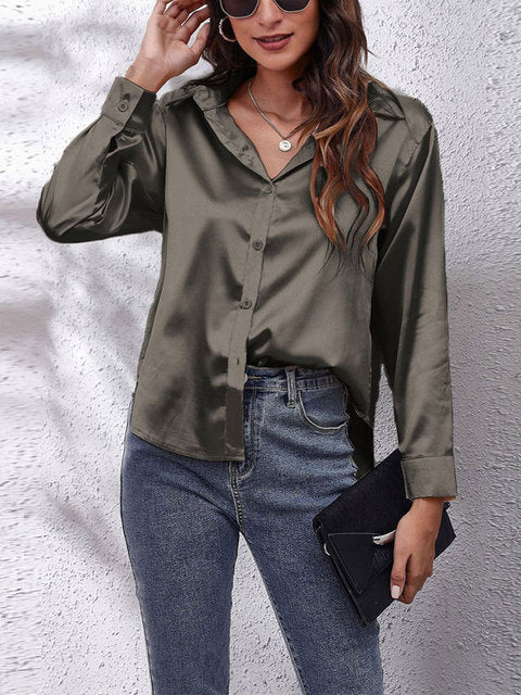 Damblus i satinlook med lång ärm – elegant design