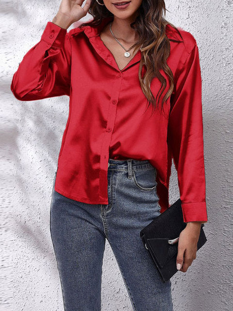 Damblus i satinlook med lång ärm – elegant design