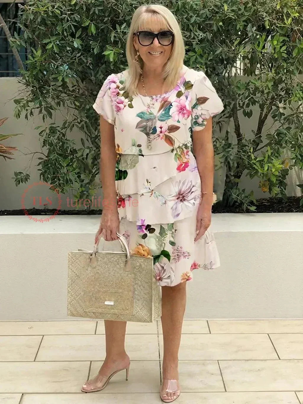 Florabella - Blomstret Kjole med Lagdeling