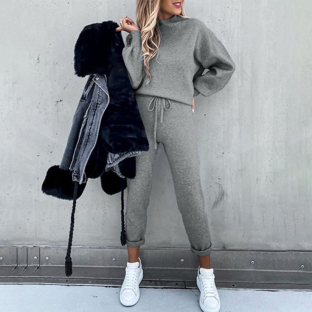 Elegant Lounge Sæt med Sweatshirt og Bukser – Din Stilsikre Vej til Afslapning