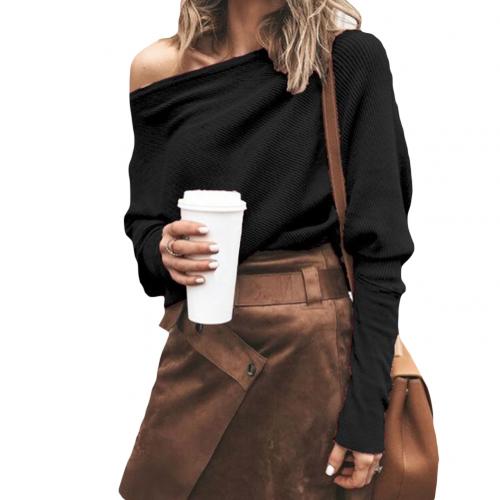 Moderne Bluse med Bådudskæring i Feminint Design