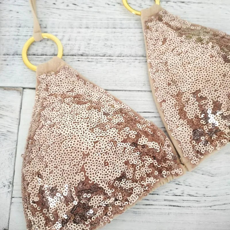 Snyggt bikini set för kvinnor med paljetter i guld och push-up bh