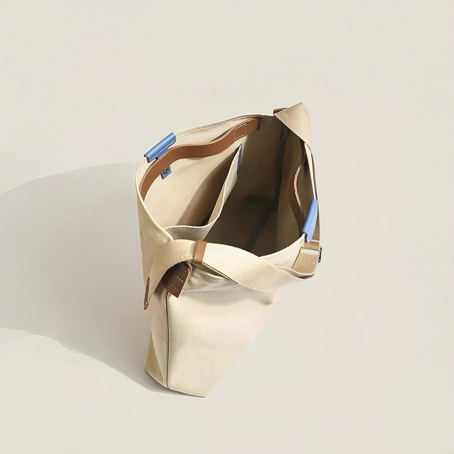 Luna | Trendig Canvas-Shopper för Stilfulla Äventyr