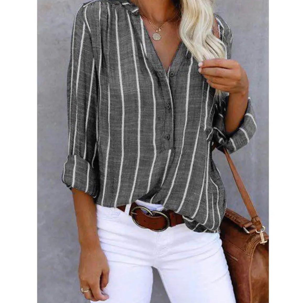 Sienna | Trendig Randig Blus för Sommarmode