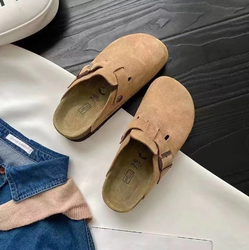 LuxeSuede | Eleganta justerbara mockaclogs