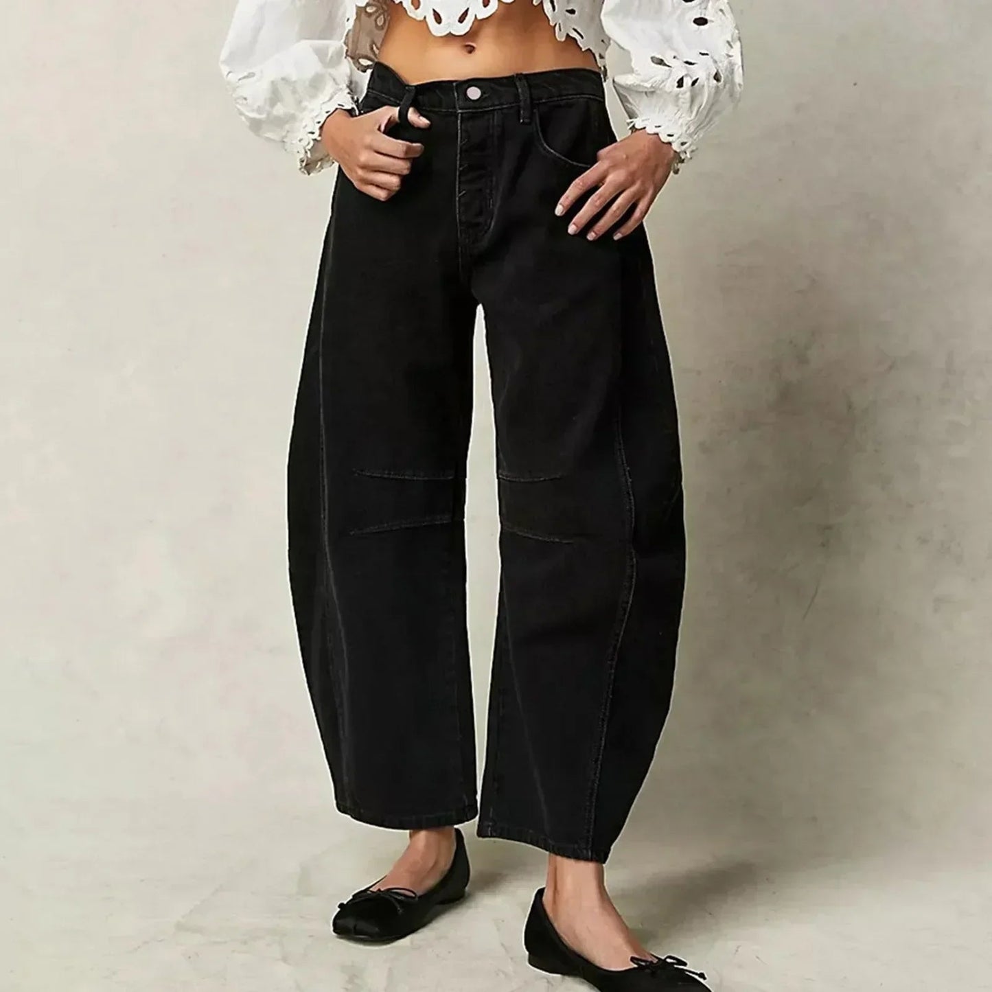Moderna Jeans med Barrel Leg och Vintage-Estetik