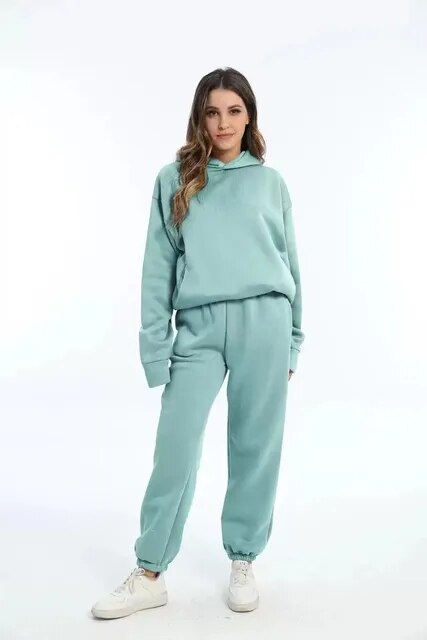 Snyggt oversized set med huvtröja och byxor