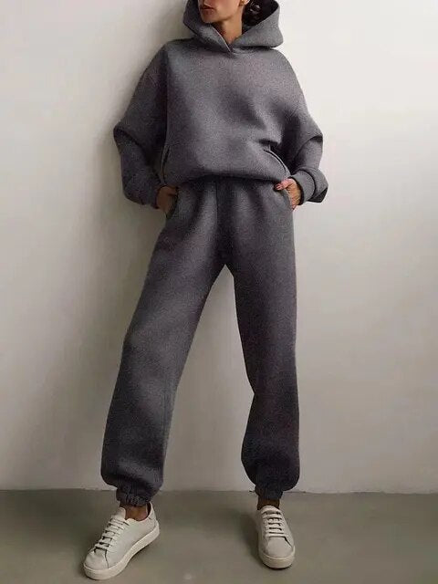 Snyggt oversized set med huvtröja och byxor