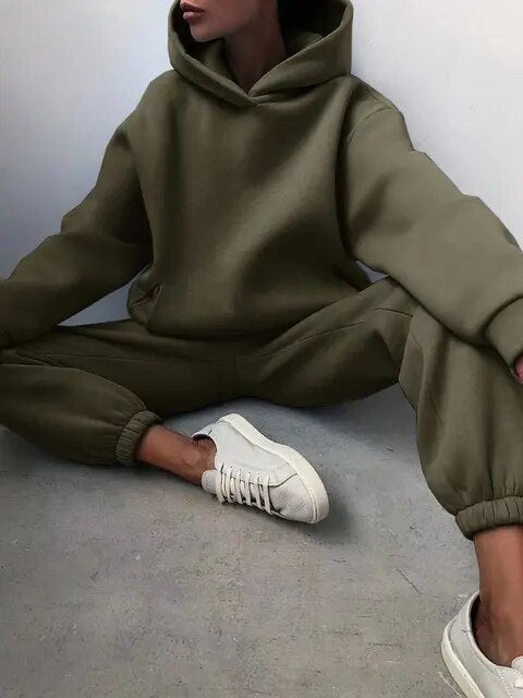 Snyggt oversized set med huvtröja och byxor
