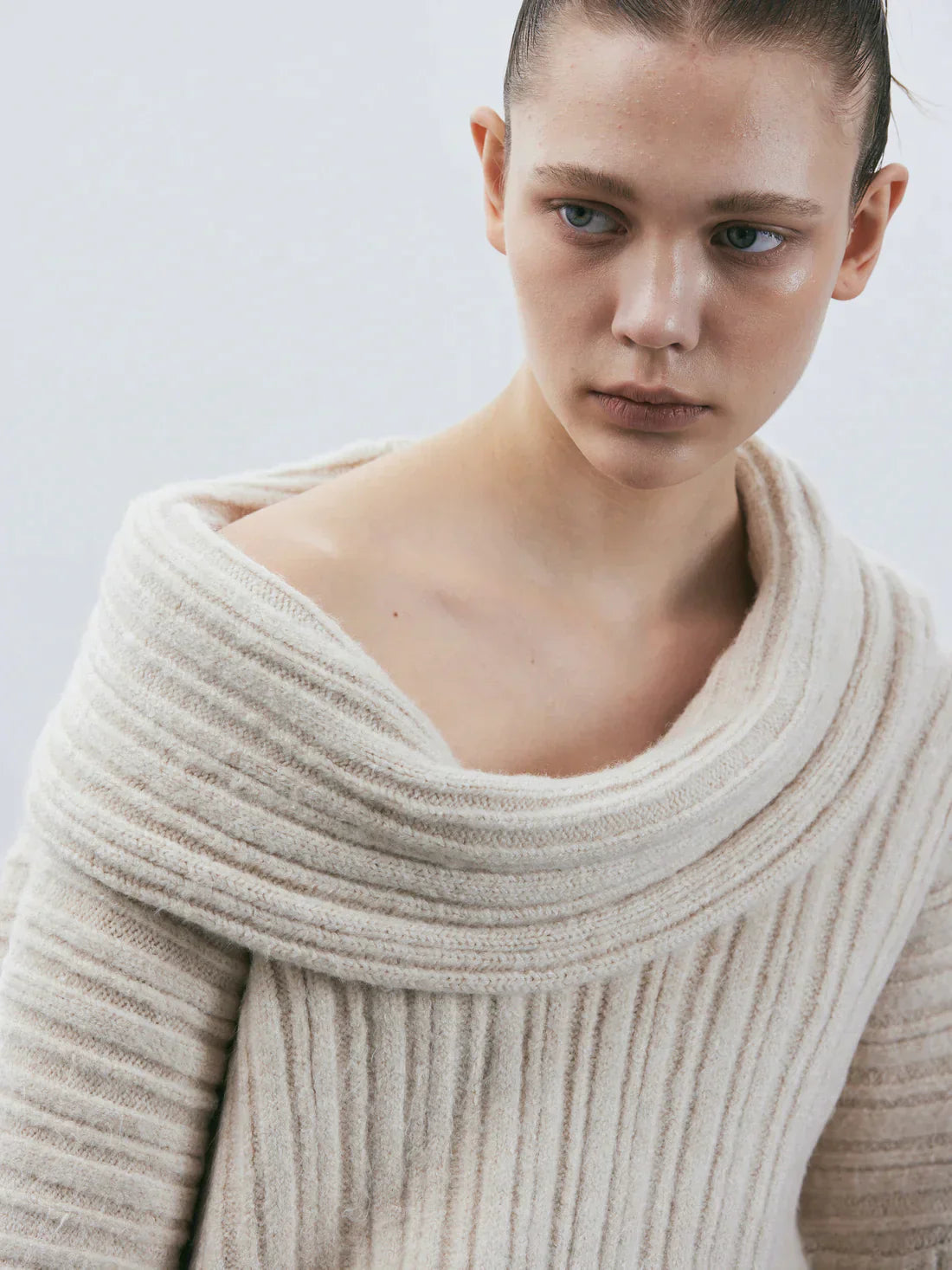 Ellora | Oversized Tröja med Hög Krage