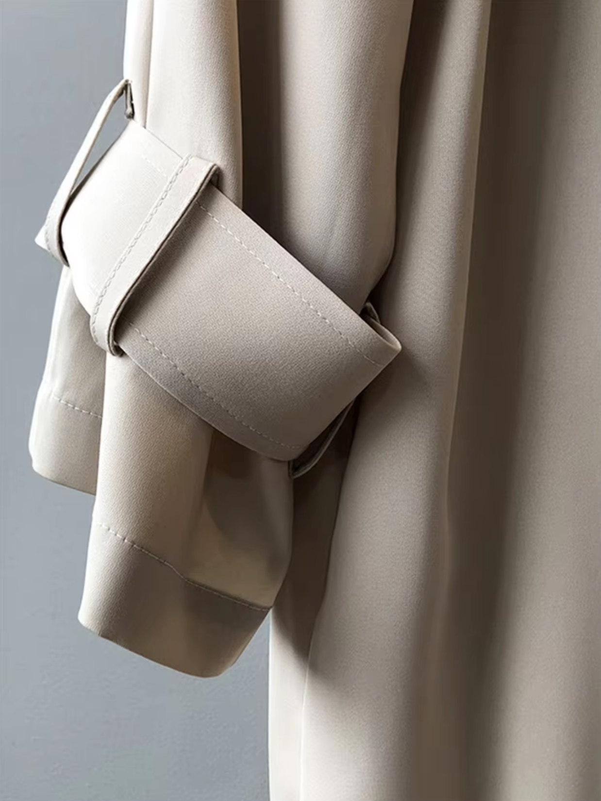 Elysian | Elegant lång trenchcoat för kvinnor med vattentåligt skydd