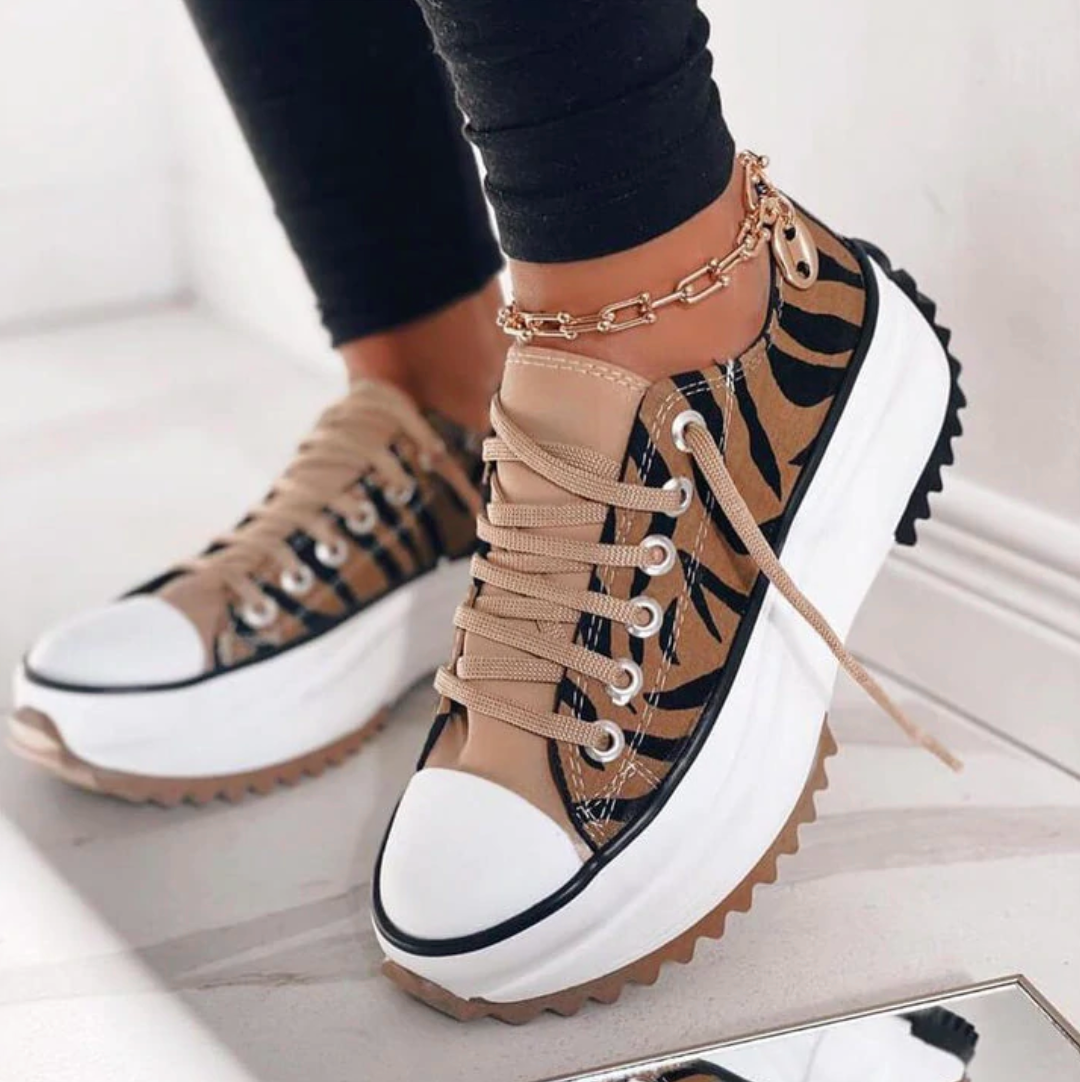 Tyra | Elevate Ditt Utseende med Stiliga Sneakers