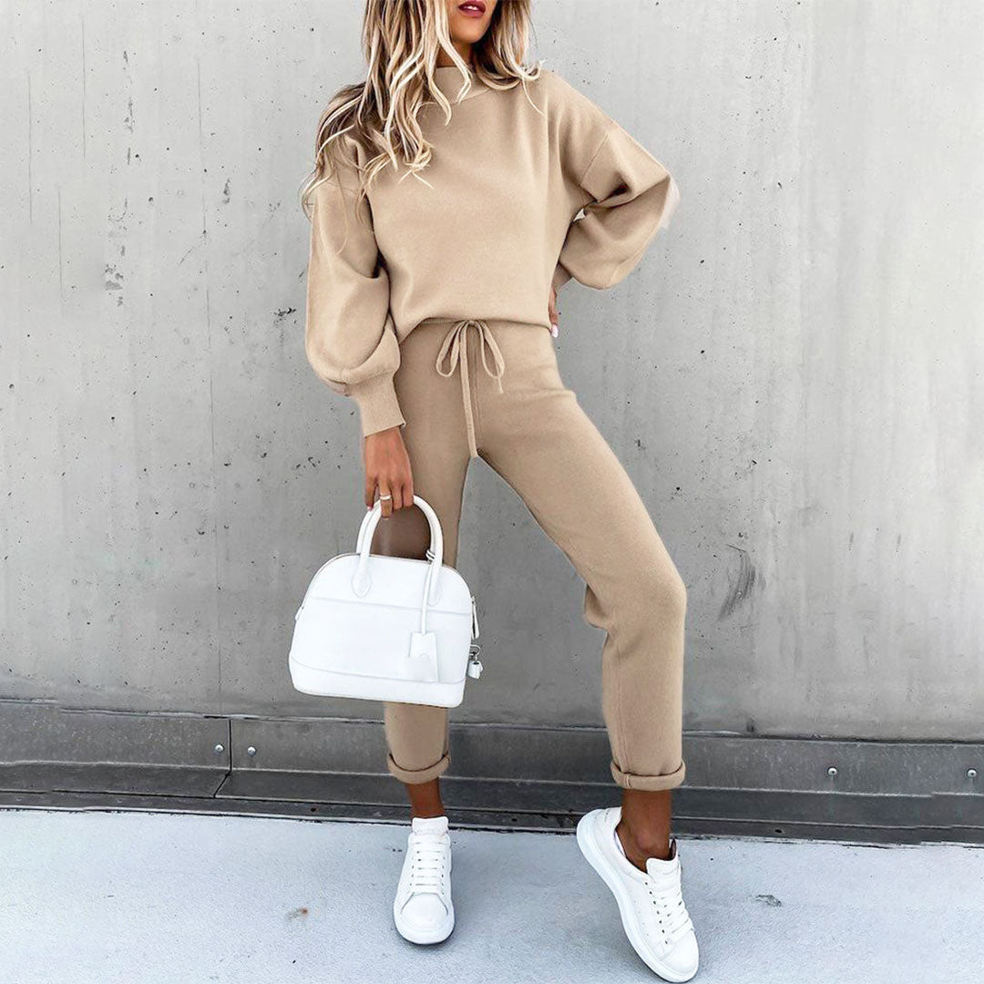 Elegant Lounge Sæt med Sweatshirt og Bukser – Din Stilsikre Vej til Afslapning