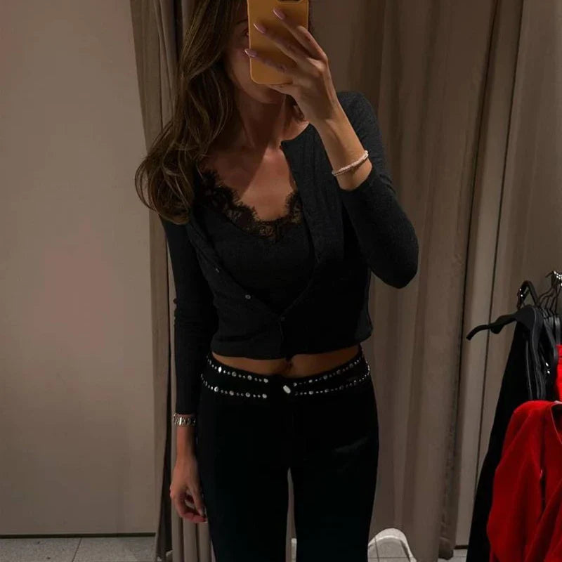 Elegant kort cardigan med v-udskæring til hverdag og fest