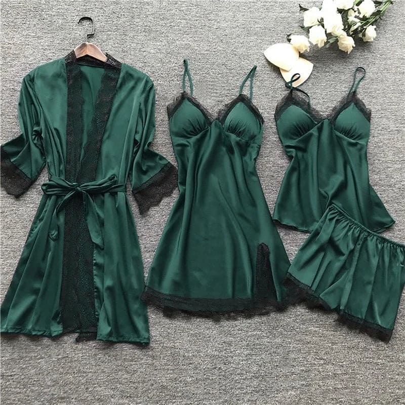 Luksuriøst satin sæt med kimono, top og bukser