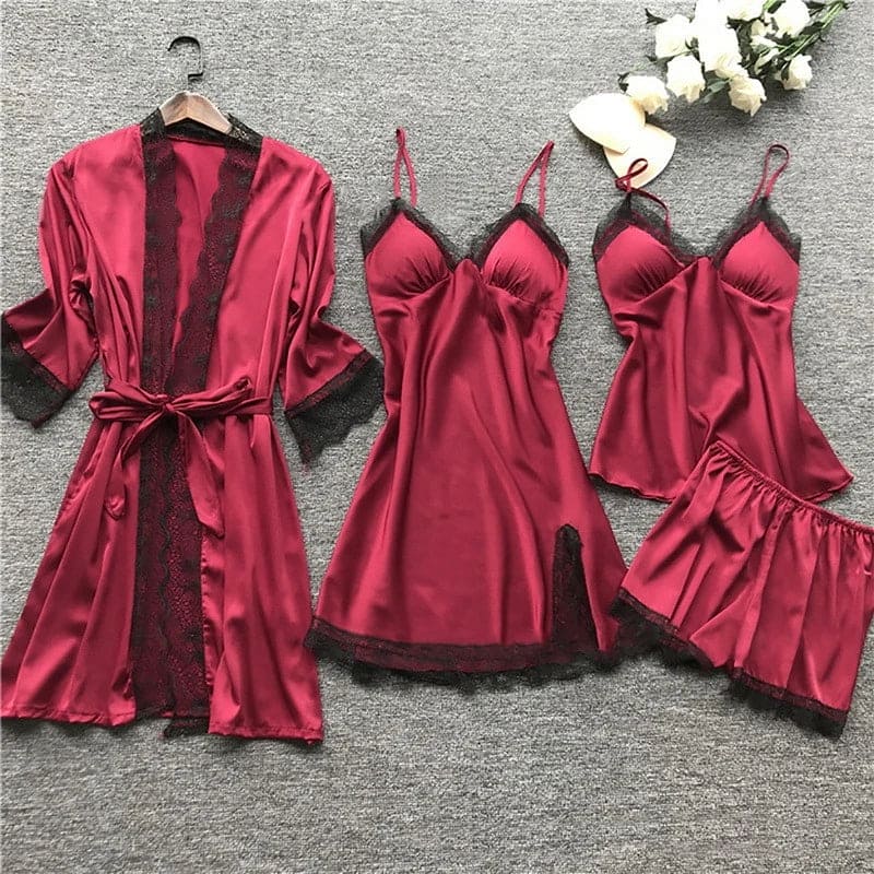 Luksuriøst satin sæt med kimono, top og bukser