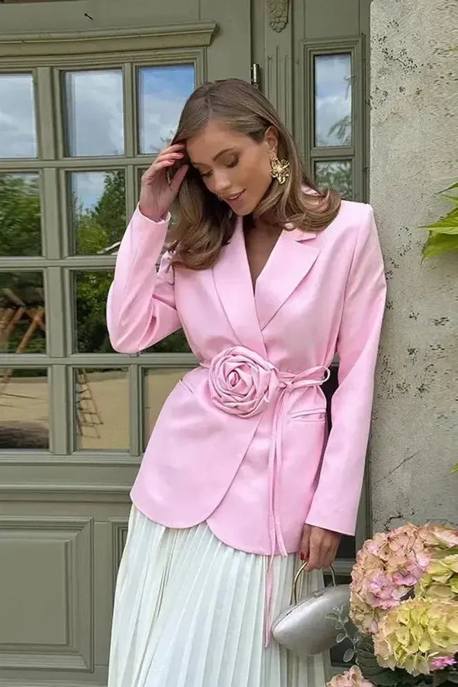 Sofistikeret Blazer med Taljebælte i Et Moderne Snit