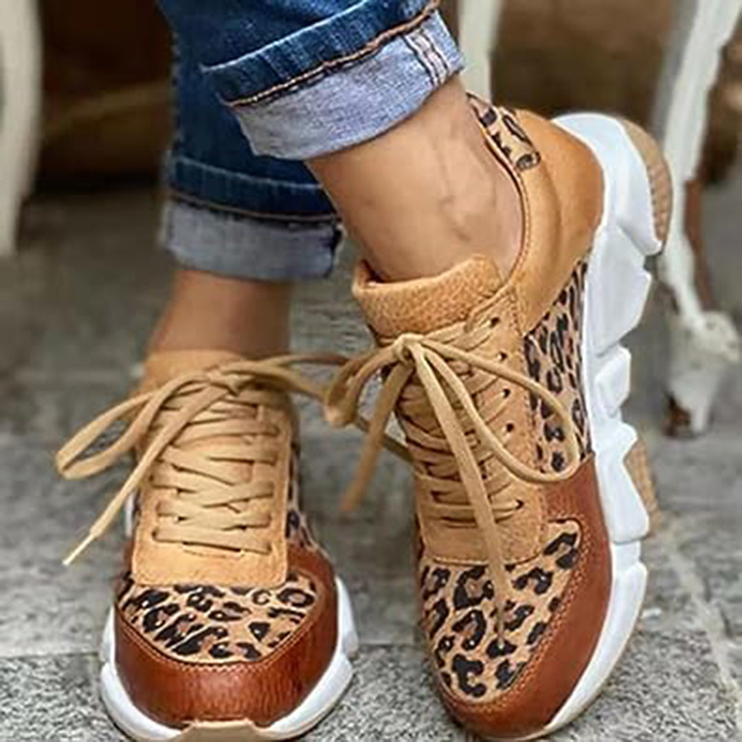 Vivara | Trendiga sneakers för damer med leopardmönster och snörning