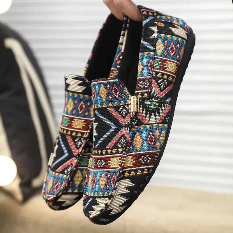 Unik Herrskor | Färgglad Slip-On med Guldaccent och Flexibel Sula