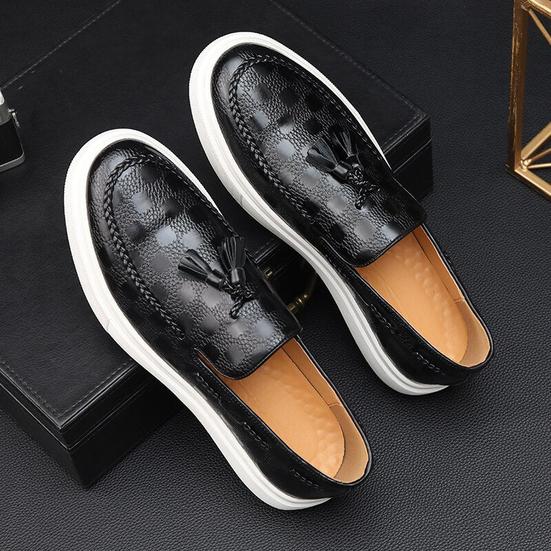 Stilrena Skor för Män | Trendiga Quasten-Loafers med Urban Känsla