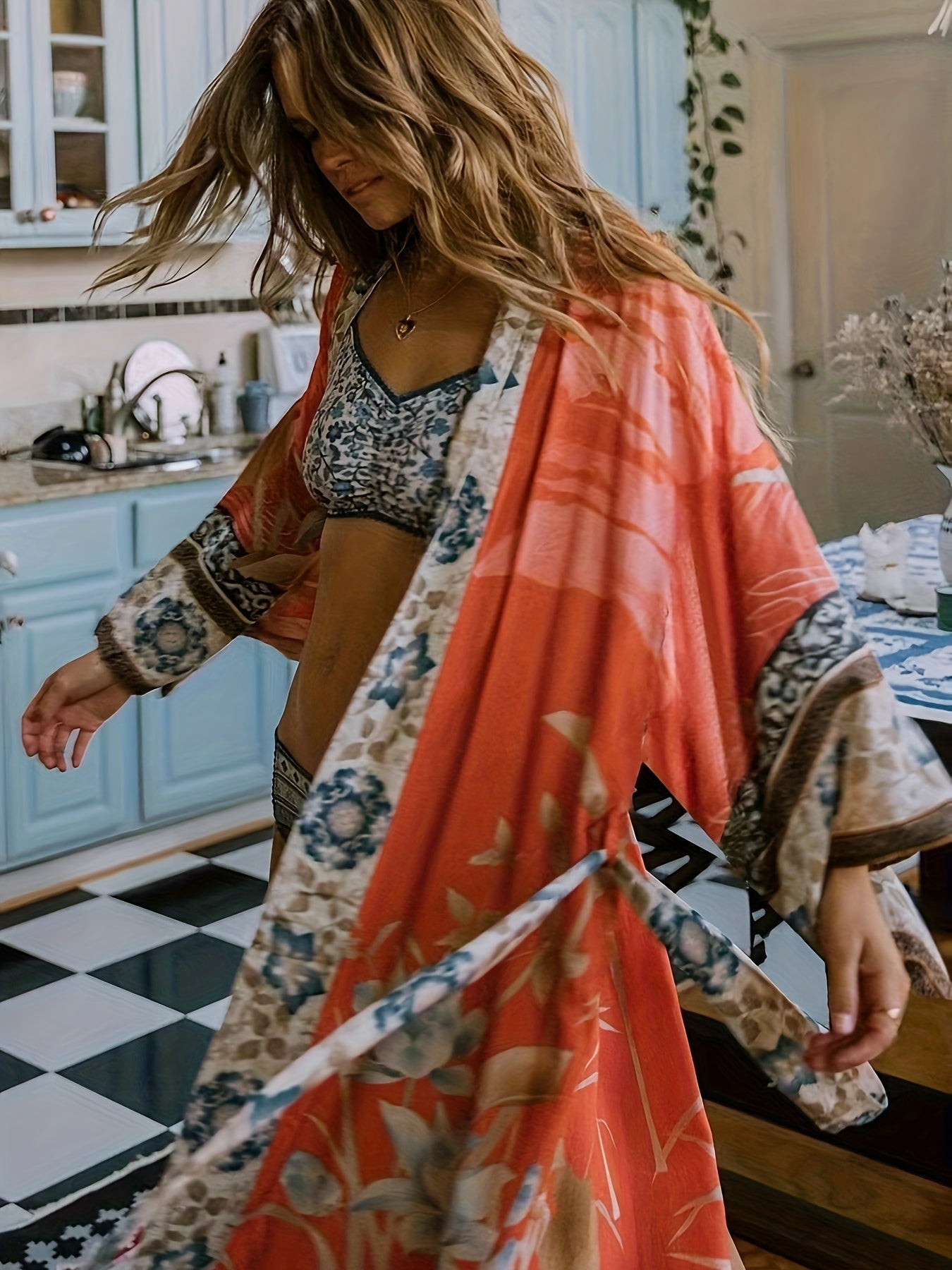 Elegant kimonos med blomsterprint til kvinder - Celestia