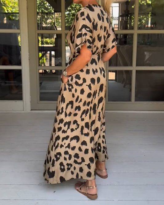 Elegant Maxiklänning med Leopardmönster och V-Hals