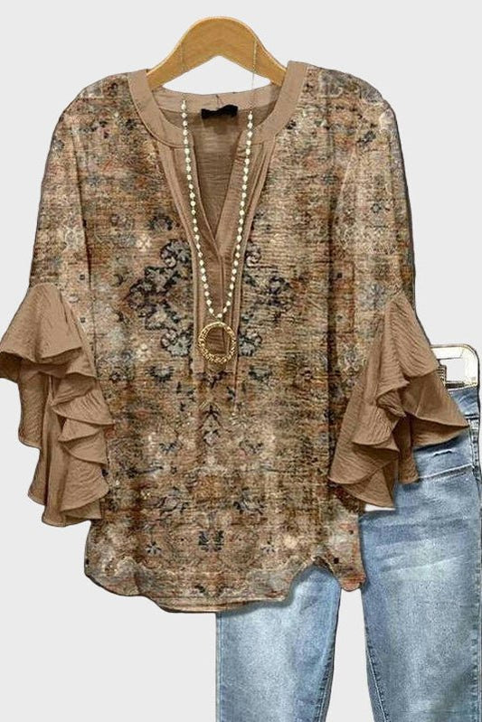 Luftig Bluse med Unikt Mønster og Flæser – Boheme Chic