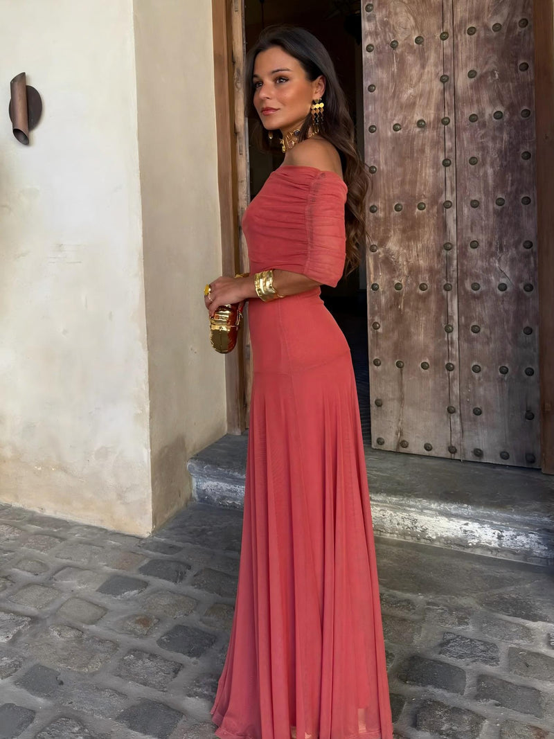Eleganta Maxiklänning för Kvinnor | Off-Shoulder med Fjäderlätt Känsla