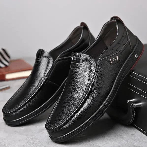 Herr Slip-On Skor i Äkta Läder – Stil och Komfort