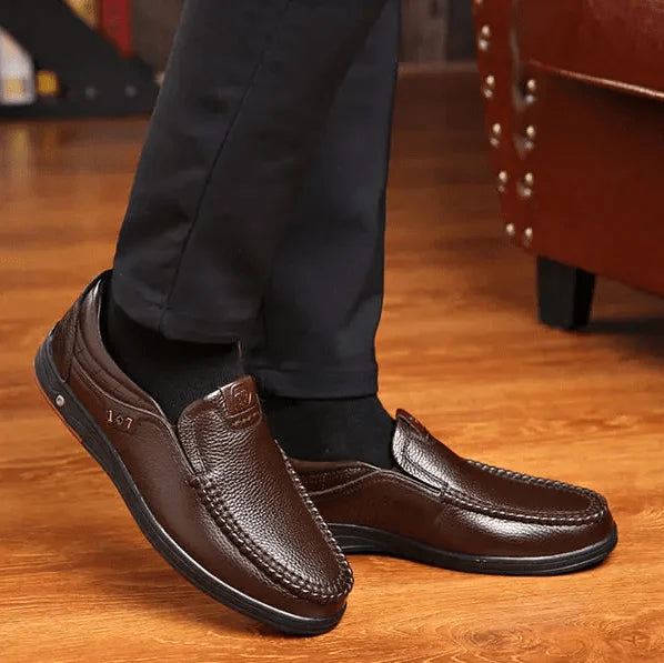Herr Slip-On Skor i Äkta Läder – Stil och Komfort