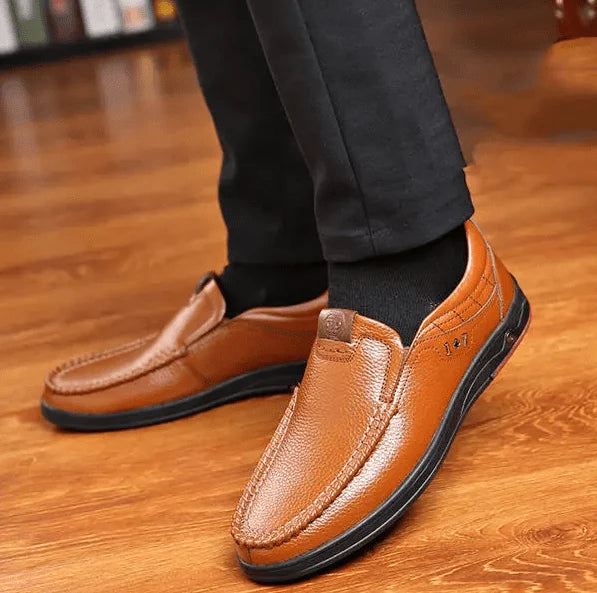 Herr Slip-On Skor i Äkta Läder – Stil och Komfort