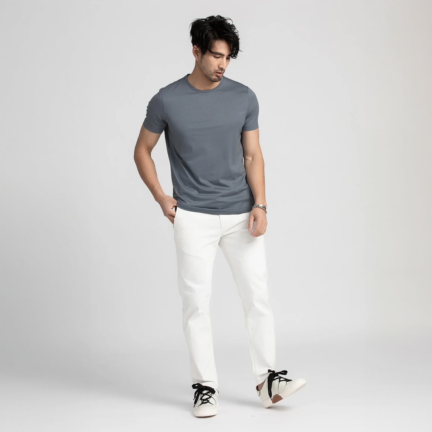 LuxeSilk | Halvärmad T-shirt för en elegant stil