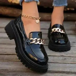 Elevate Din Stil med Gyllene Plattform Loafers