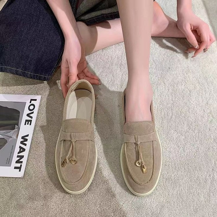 Eleganta Slip-on Skor för Kvinnor | Stilren Design med Snördetalj
