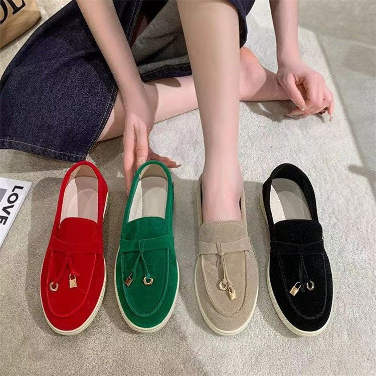 Eleganta Slip-on Skor för Kvinnor | Stilren Design med Snördetalj