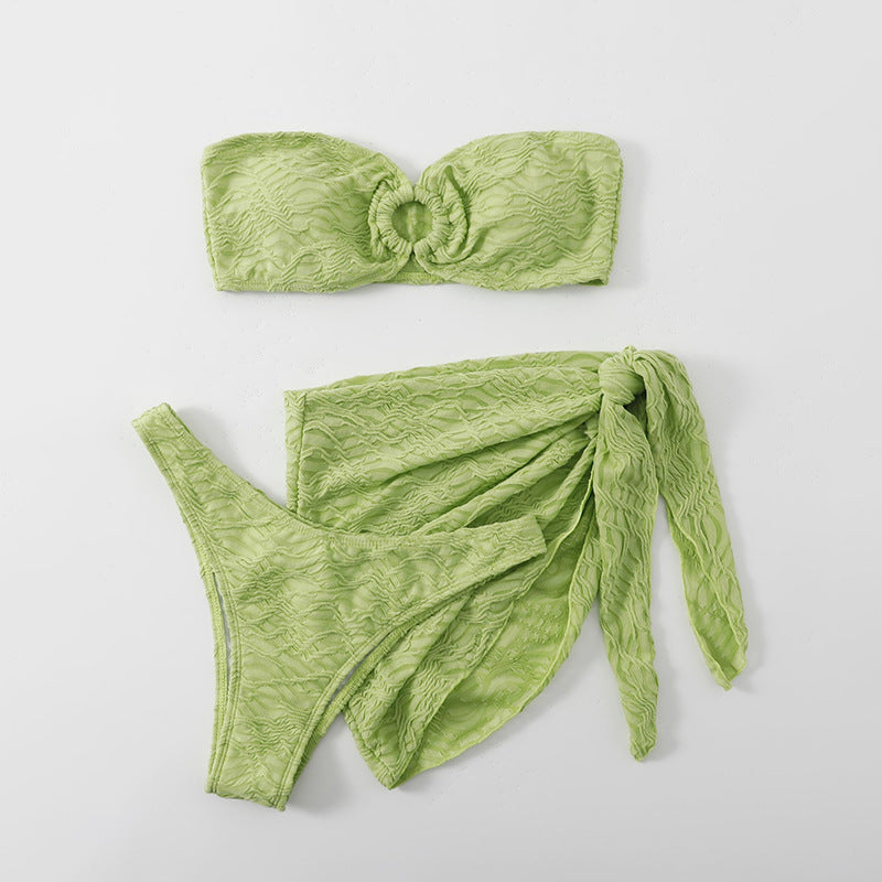 Feminint Bandeau-Bikini med Elegant Wickeldesign
