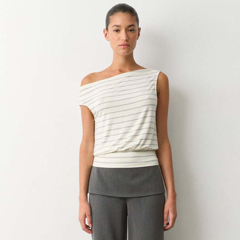 Asymmetrisk topp i trendig randig design