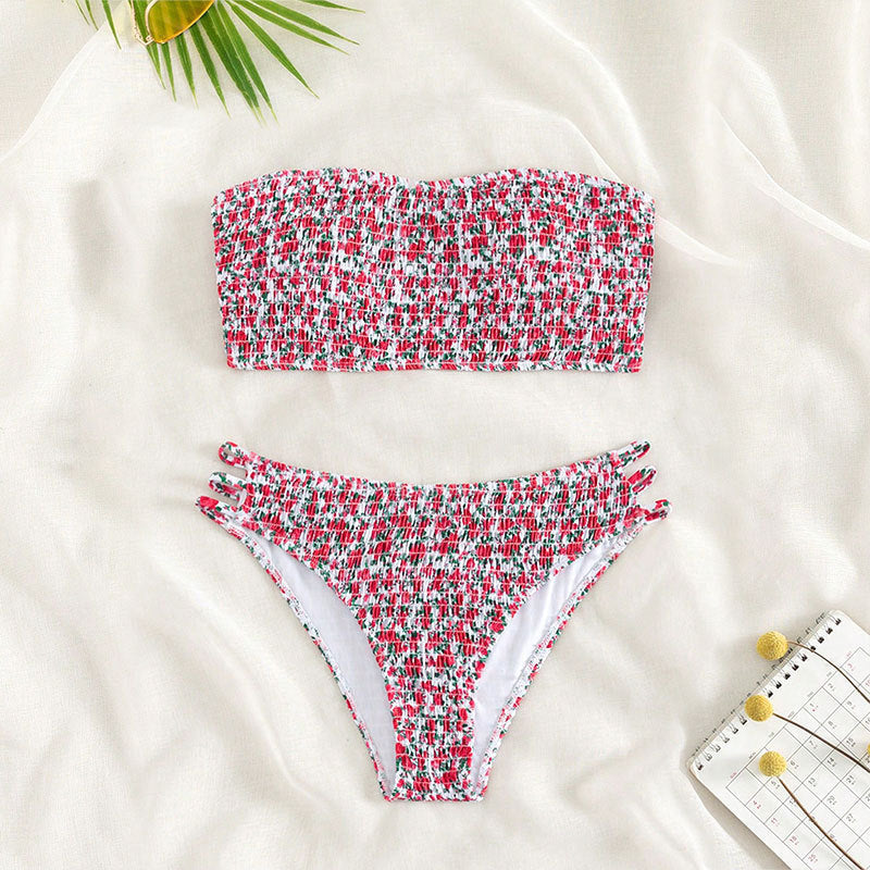 Feminine Bandeau-Bikini med Lekfulla Volanger