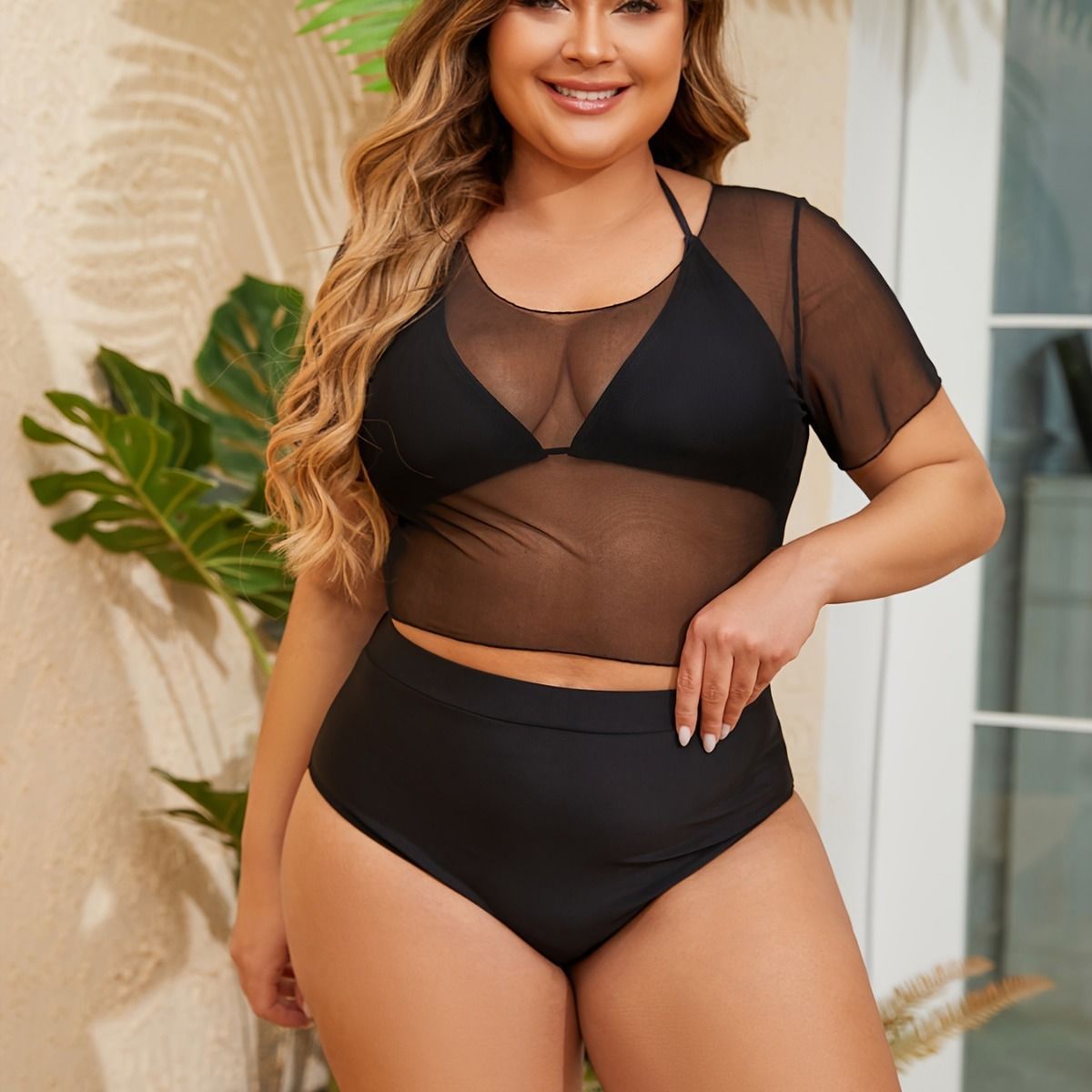 Stilrent Bikini-Oberteil med Transparent Detalj och Formande Passform
