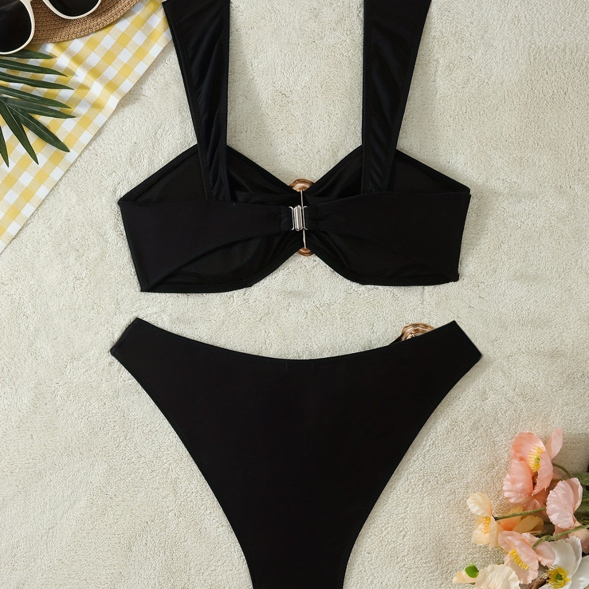 Eleganta Bikiniset med Glamourösa Detaljer