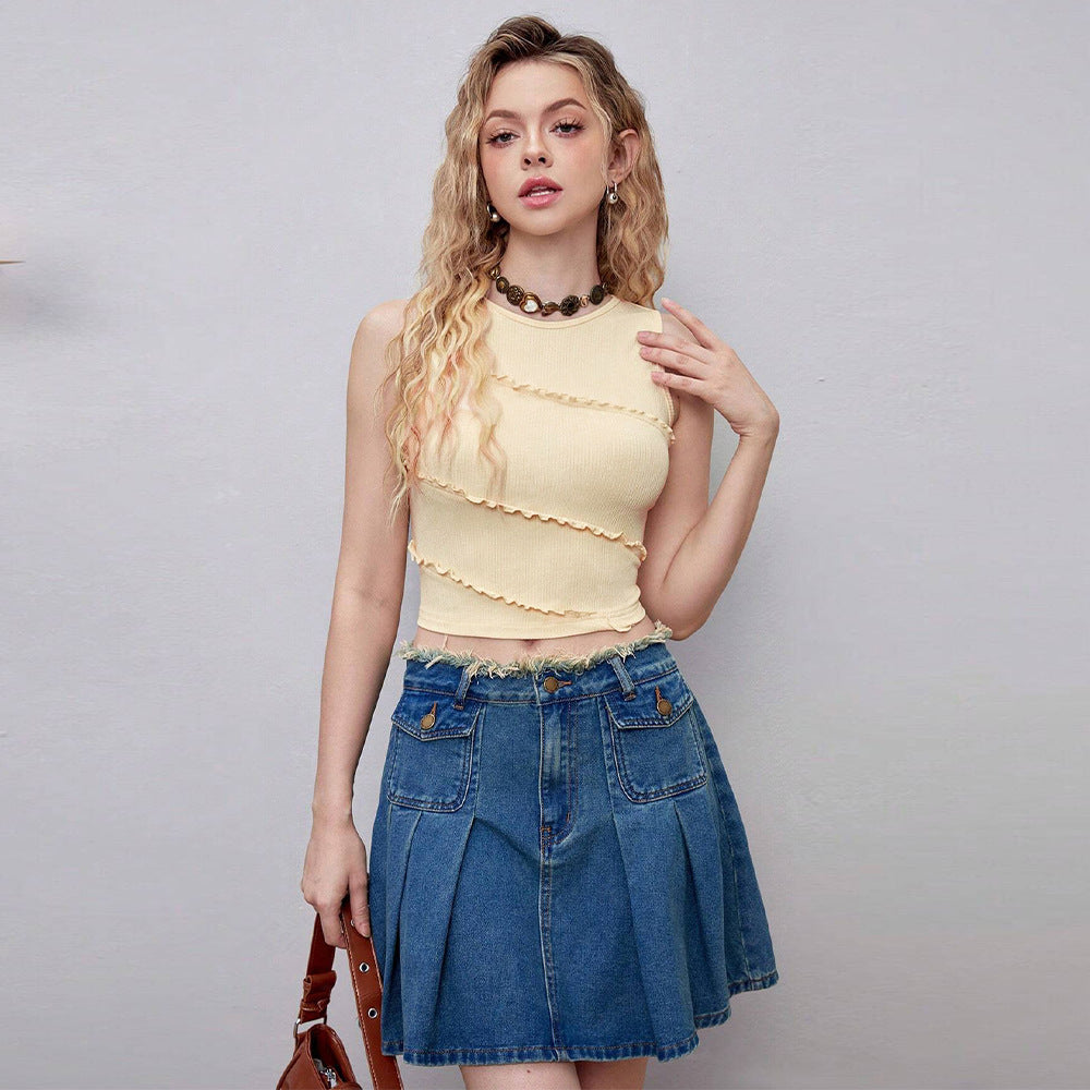 Feminint Cropped Top med Flæsedetaljer fra StjerneStil