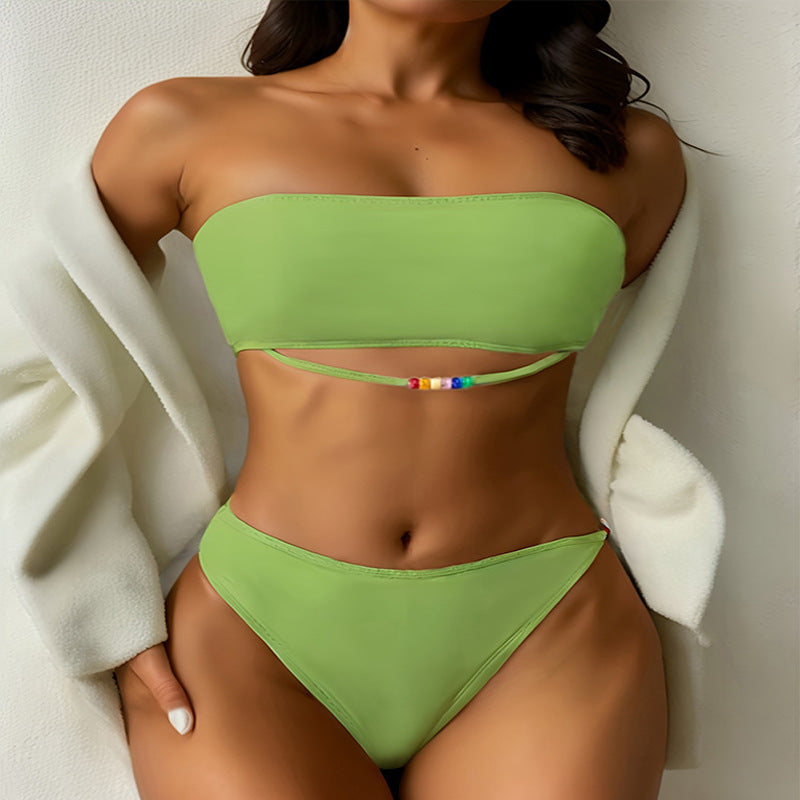 Elegant Bandeau-Bikini med Lekfulla Detaljer