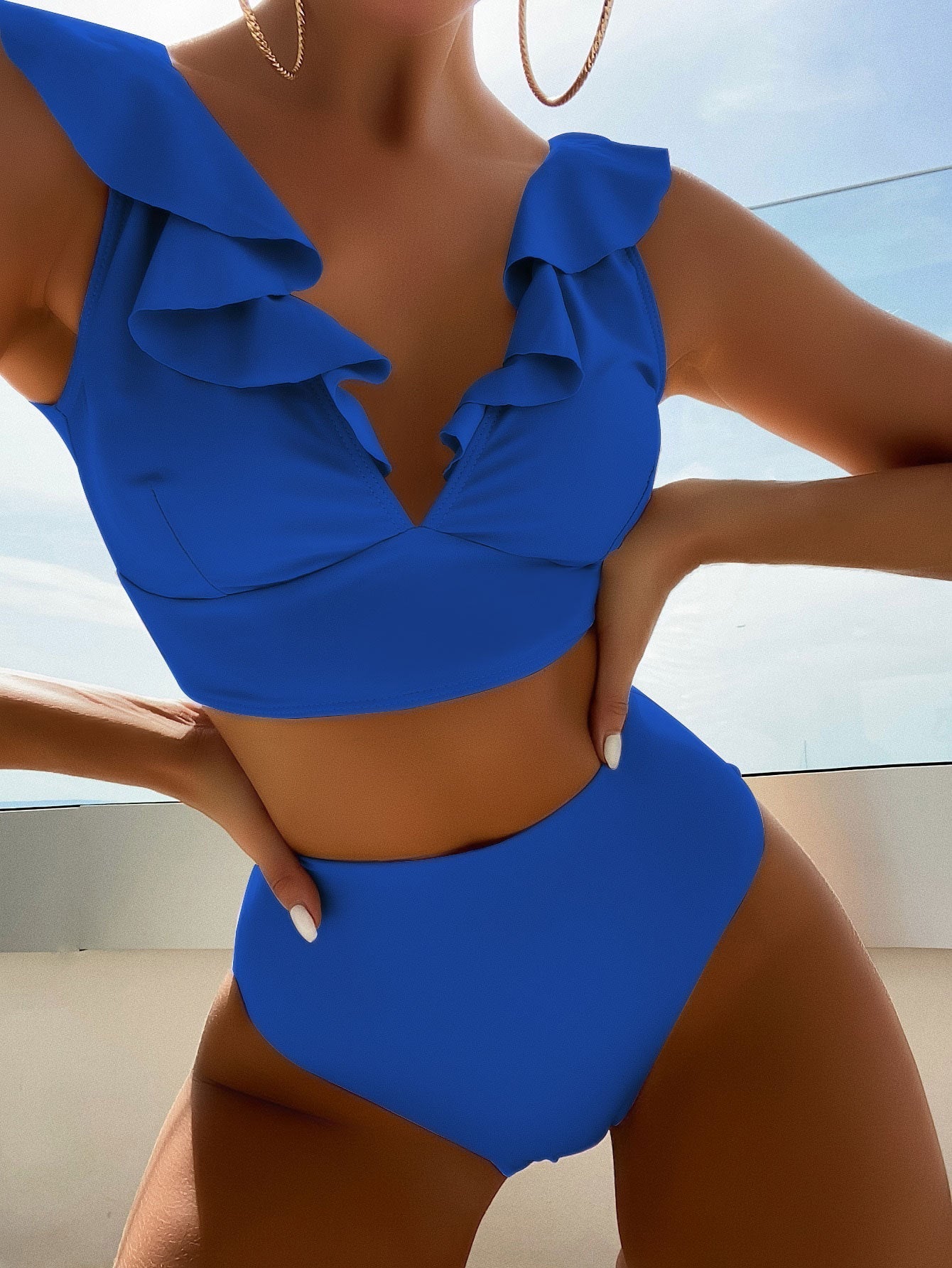 Feminint Bikiniset med Charmiga Volanger och Hög Midja