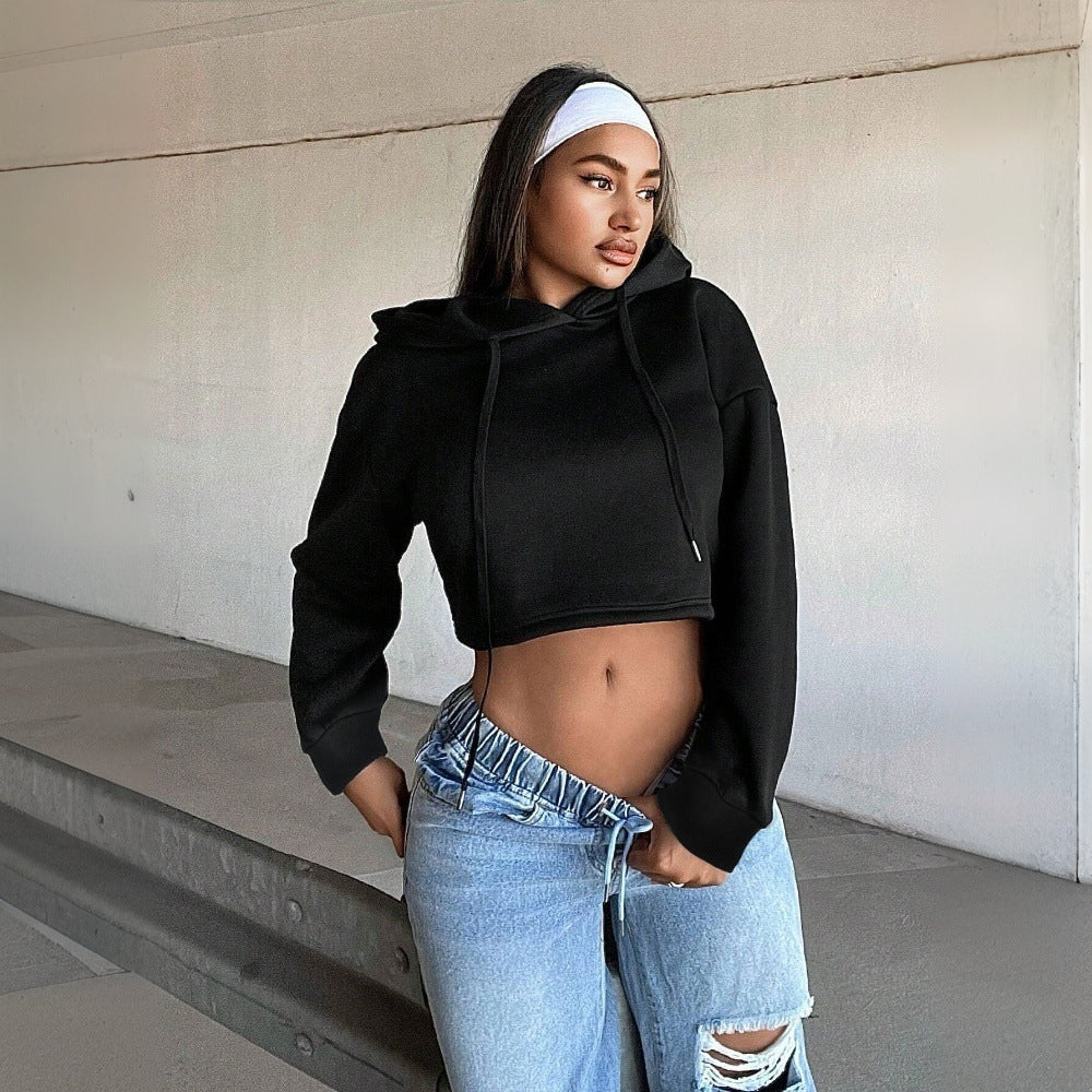Stilfuld cropped Sweatshirt med løs pasform og hætte