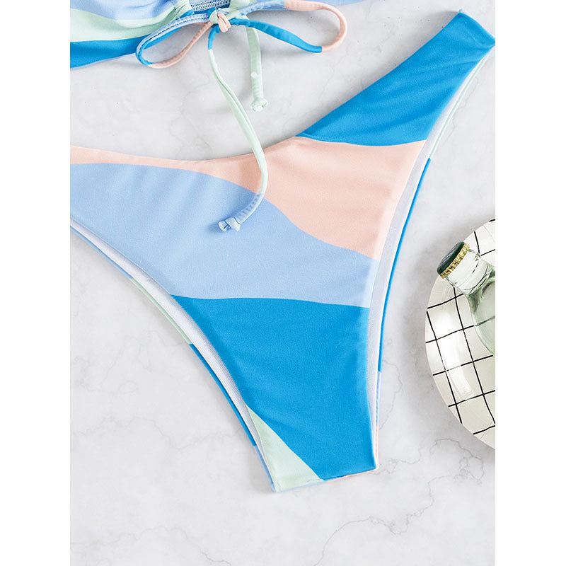 Snygg Bandeau-Bikini för Stranden med Lekfull Design