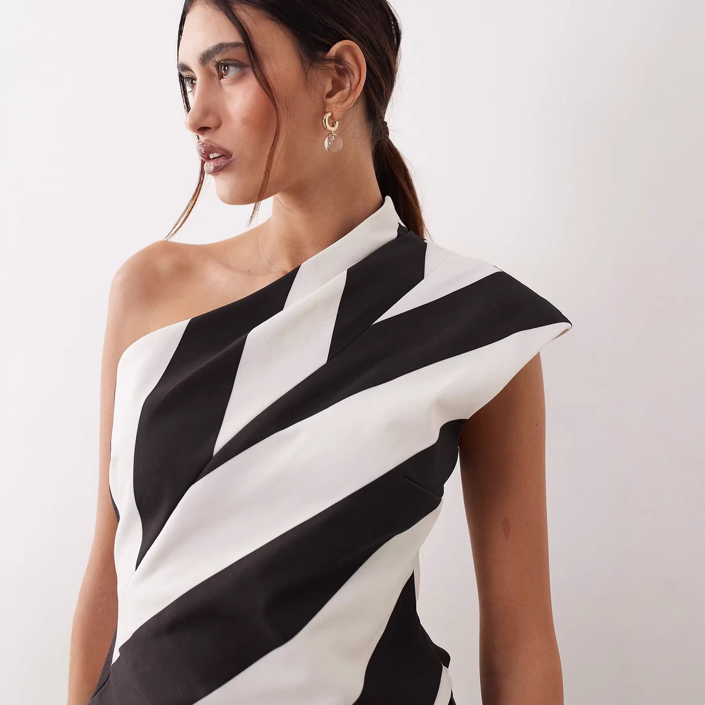 Asymmetrisk Wrap-Topp med Stiliga Ränder