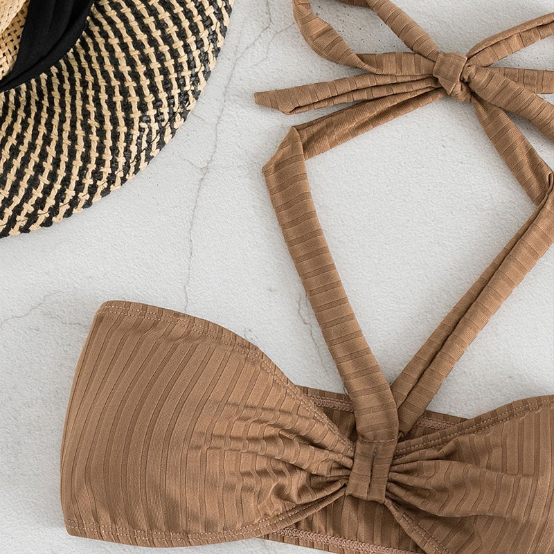 Elegant Bandeau Baddräkt med Unikt Knyt Detalj