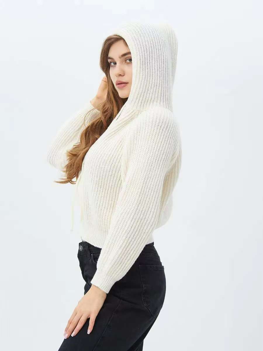 Stilren Cropped Hoodie i Mjuk Stickad Design
